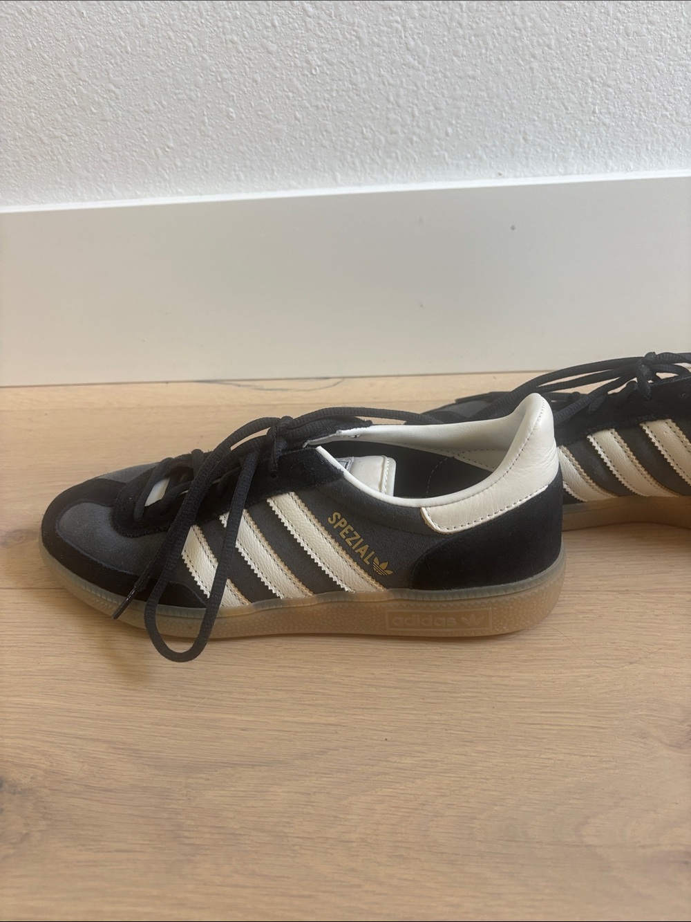Spezial Shoes - Picture 4 of 5